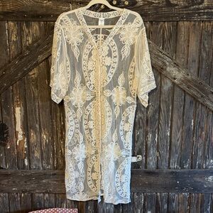 Elegant Cream Lace Kimono